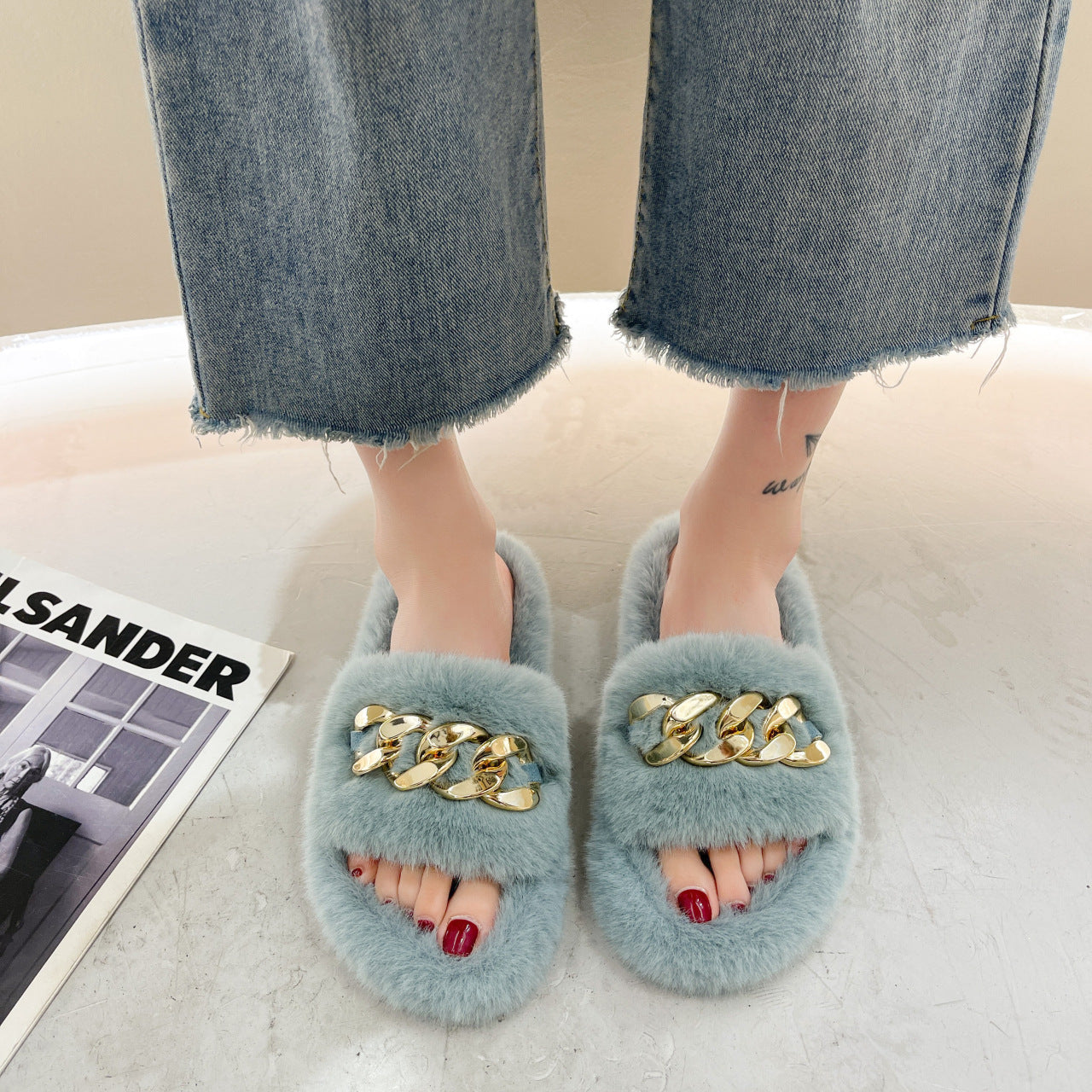 Stylish Fluffy House Shoes with Chain